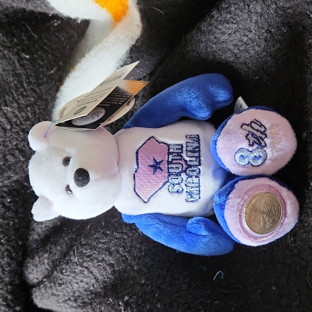 Limited Treasures coin bear,  South Carolina with tags.